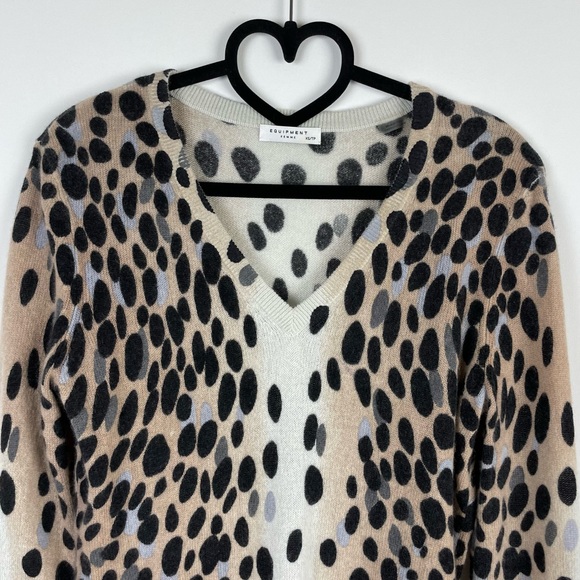 Equipment Femme Tan Black Cashmere Animal Print Long Sleeve Sweater Size XS - Picture 2 of 9